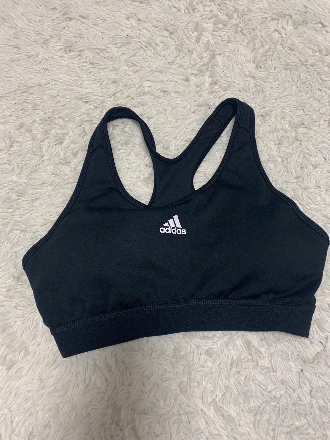 アディダス パッド入りスポーツブラ