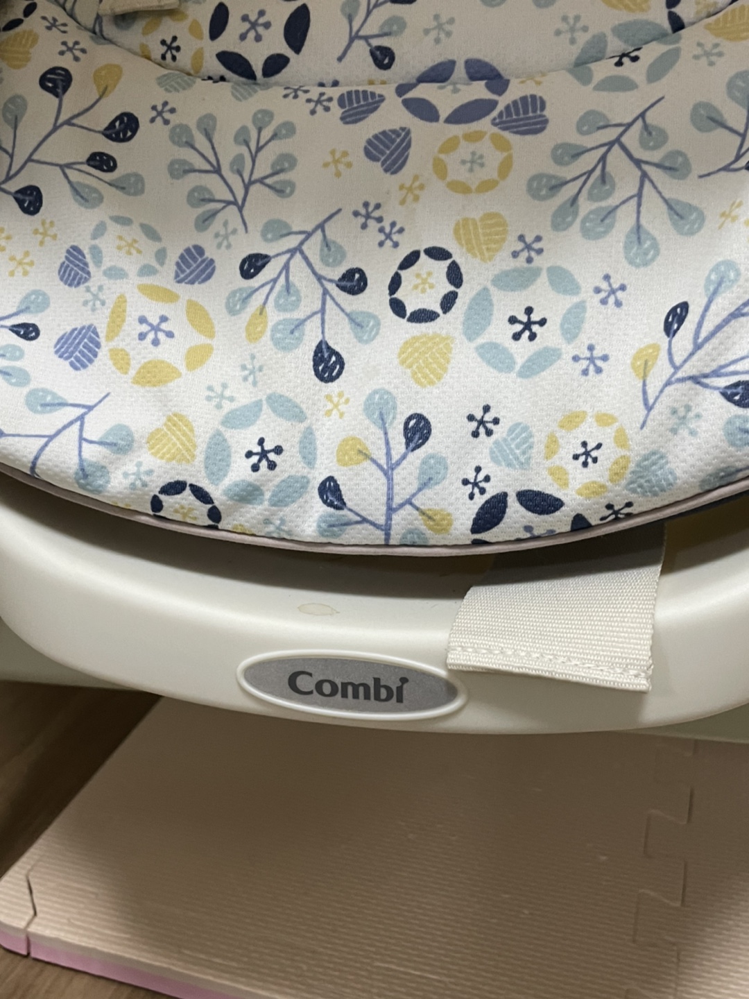 combi ハイローチェアの写真3枚目
