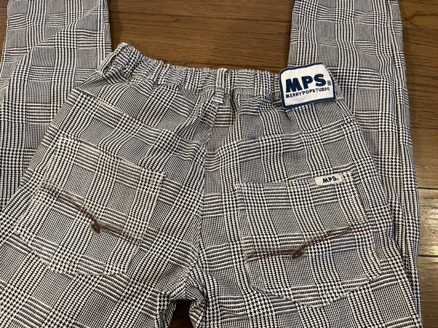 MPSの細身パンツ　150