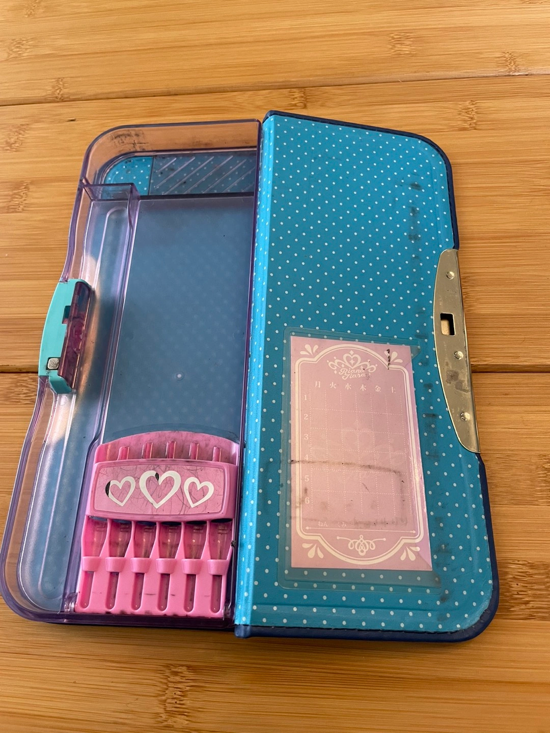 ロック付き刺繍入り筆箱 中古の写真2枚目