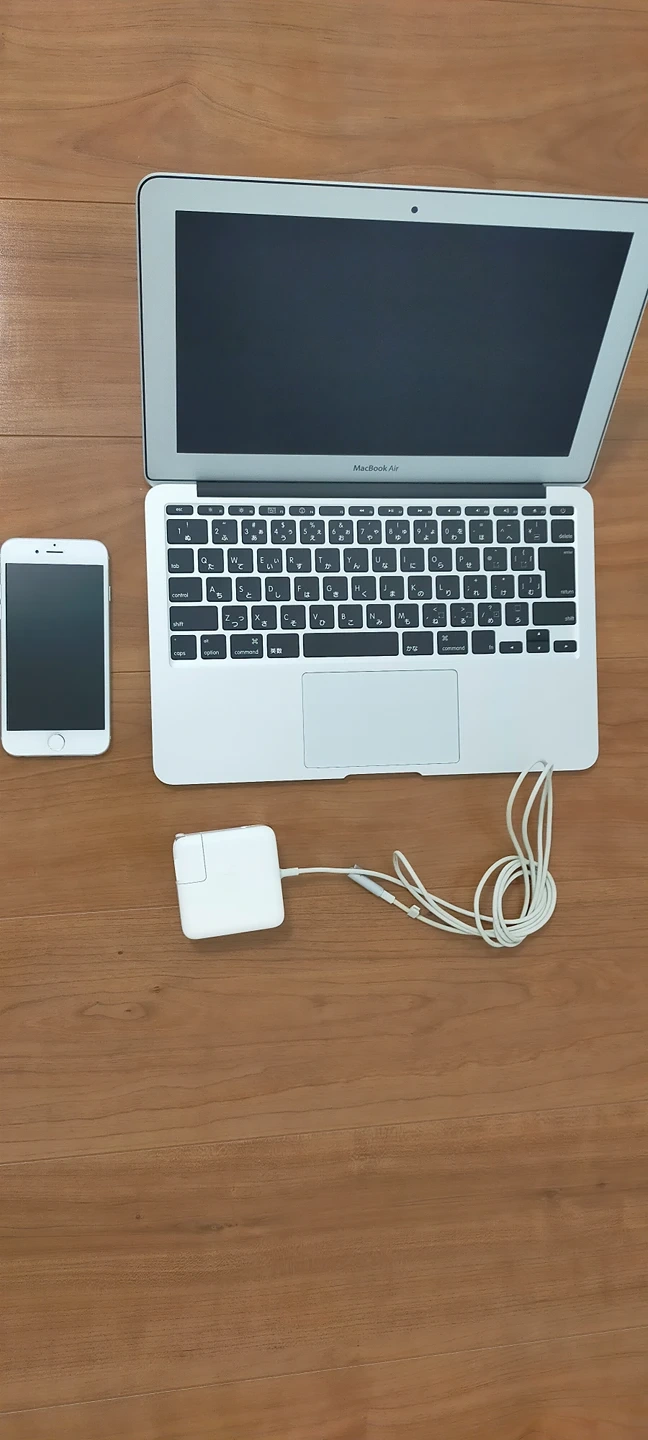 MacBookAirとiPhone