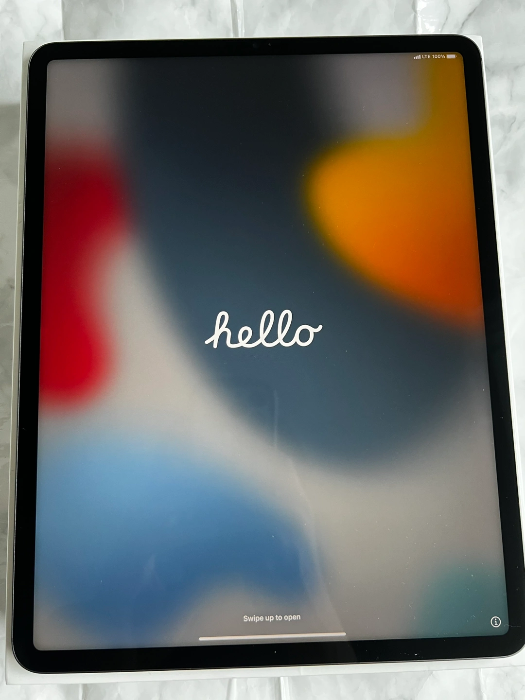 【極美品、保証】iPad Pro 12.9 第5世代 128GB simフリーの写真2枚目