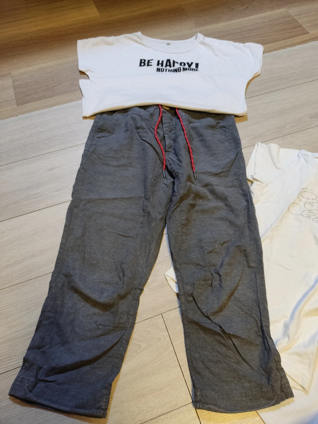 140-150　女のコ　Tシャツ5枚＆ズボンの写真2枚目