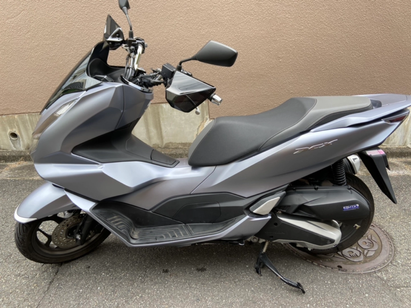 現行最新型2021年モデル PCX125の写真2枚目