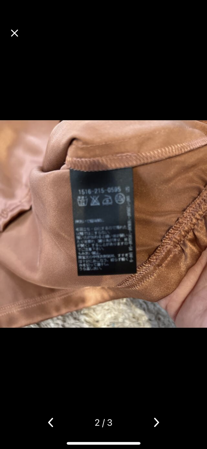 数回着用美品ユナイテッドアローズシルク100半袖ブラウスの写真2枚目