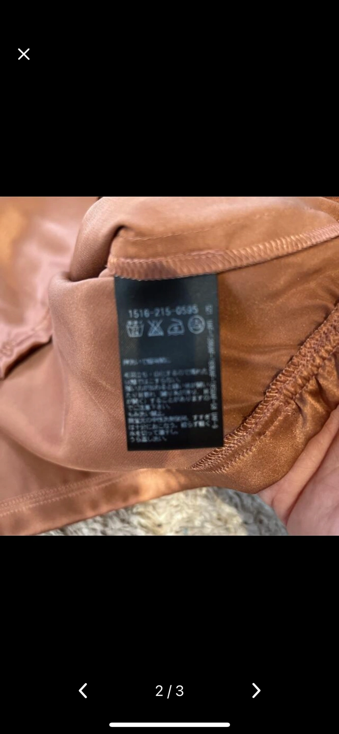 数回着用美品ユナイテッドアローズシルク100半袖ブラウスの写真2枚目