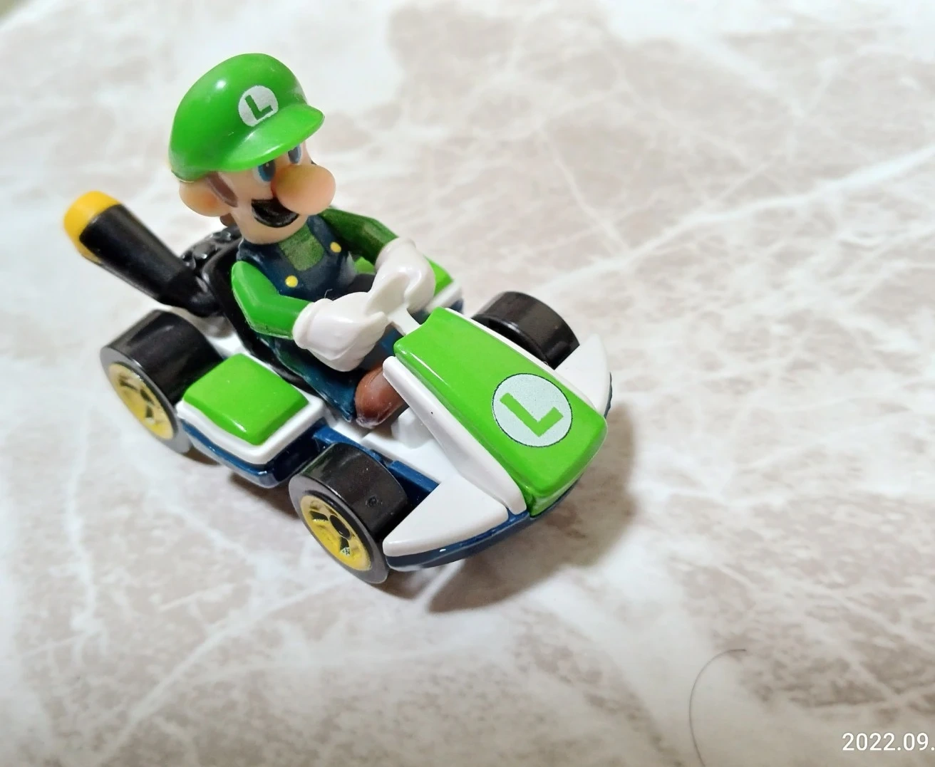 ルイージ
マリオカート
ミニカーの写真2枚目