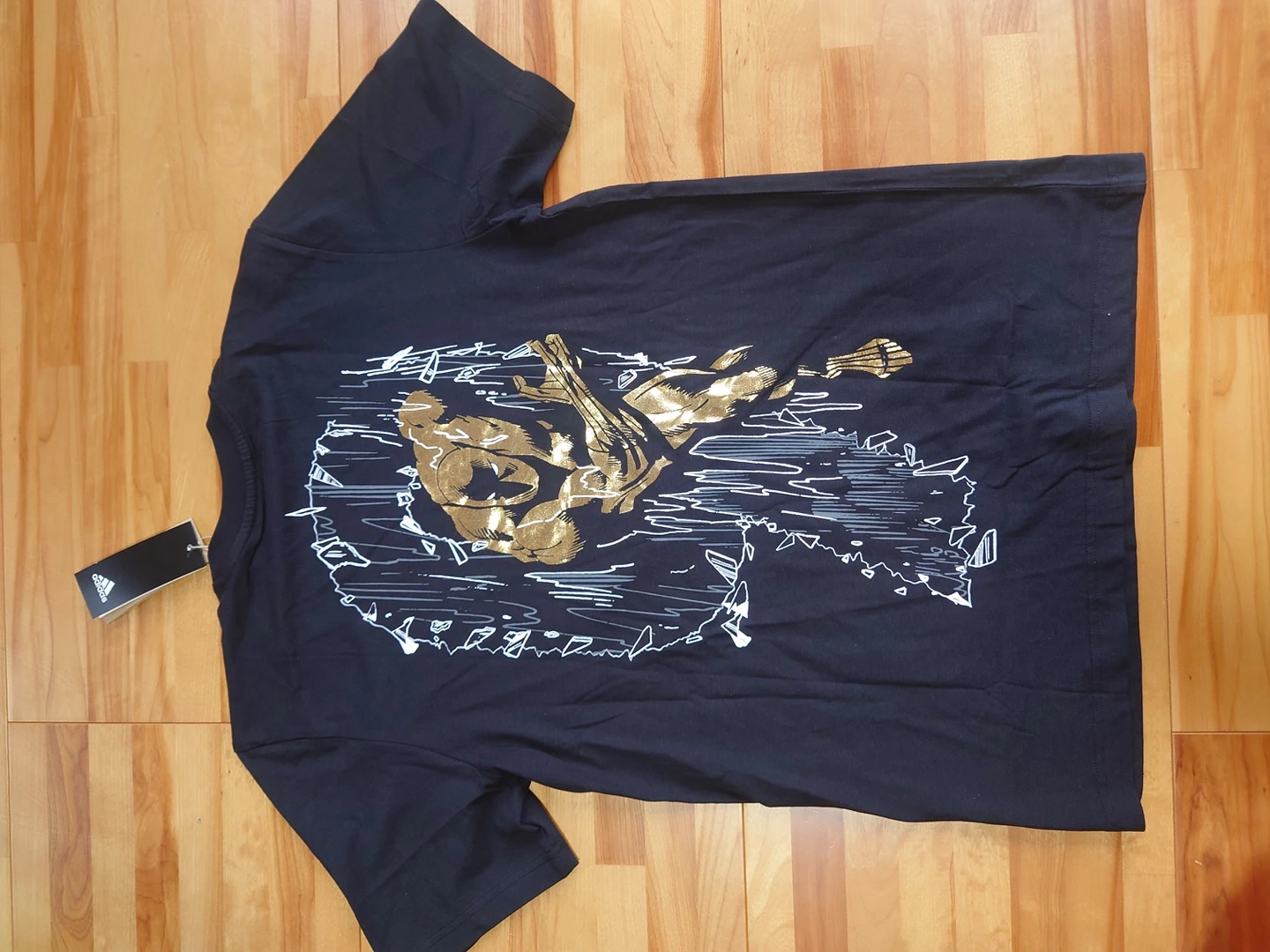 新品未使用 アディダス子供用TシャツLサイズの写真3枚目