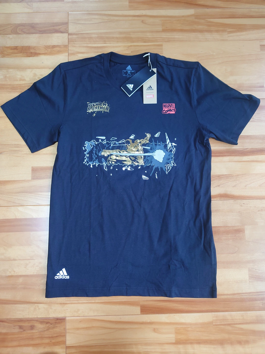 新品未使用　アディダス子供用ＴシャツLサイズ