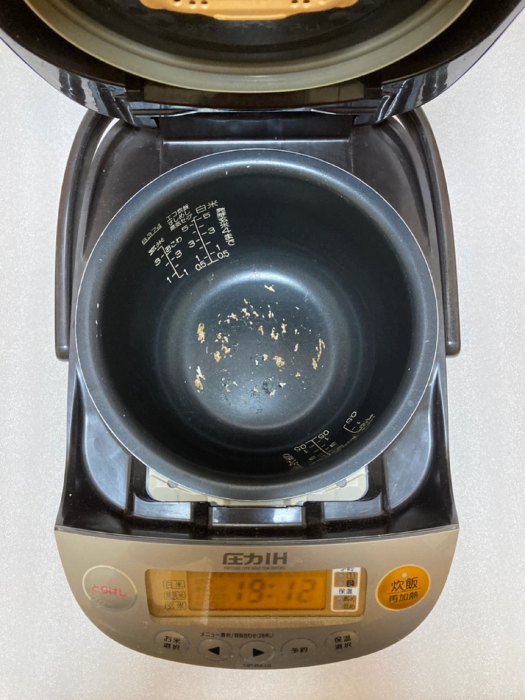 炊飯器 象印 ZOJIRUSHI NP-BA10 極め炊き 5.5合炊きの写真4枚目