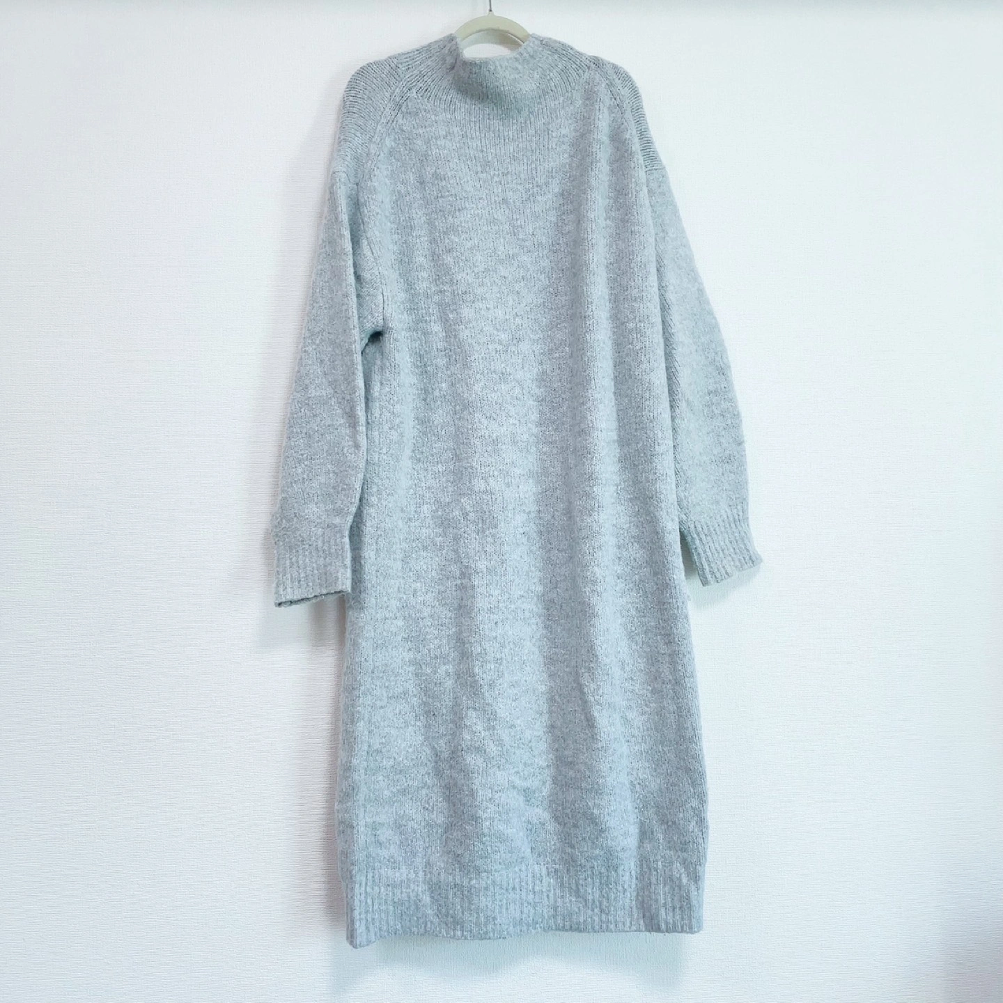 【送料込】GU ニットワンピース タートルネック グレーの写真4枚目