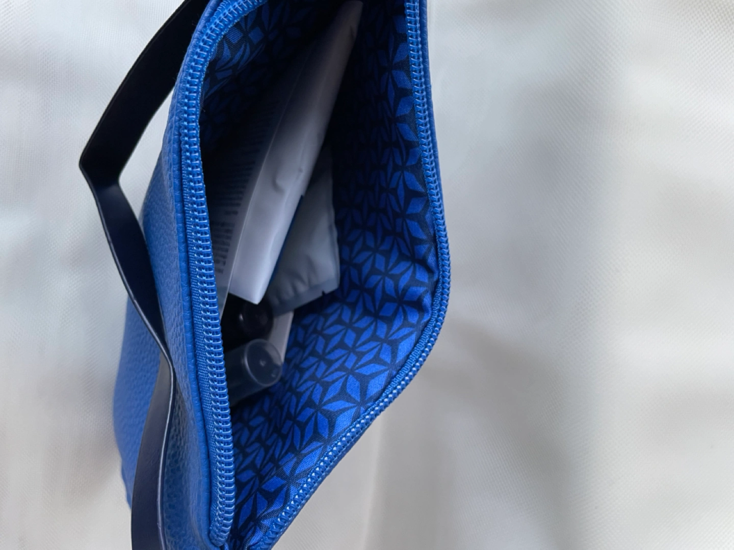 GLOBE-TROTTER × ANAアメニティポーチの写真6枚目
