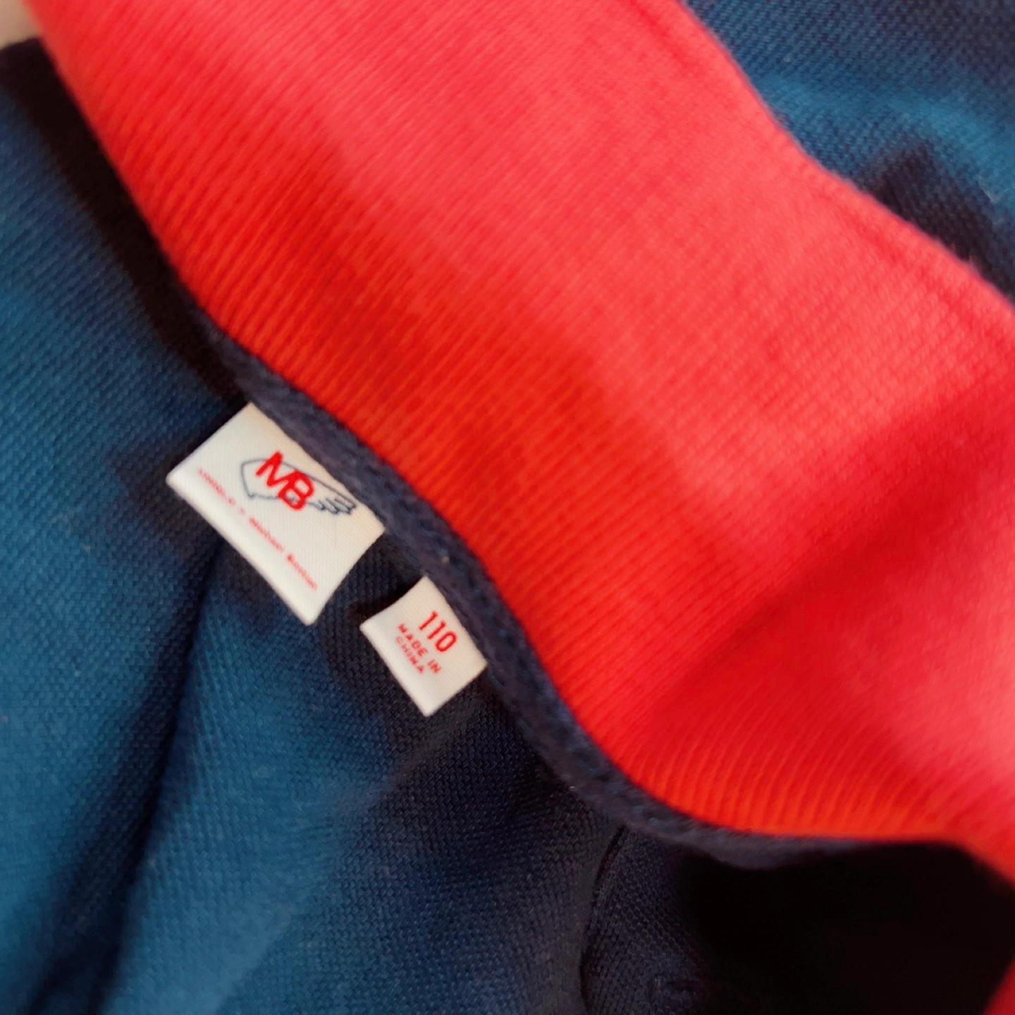 UNIQLO×MBコラボ ポロシャツ 110 アクセントカラー 男の子 女の子の写真2枚目