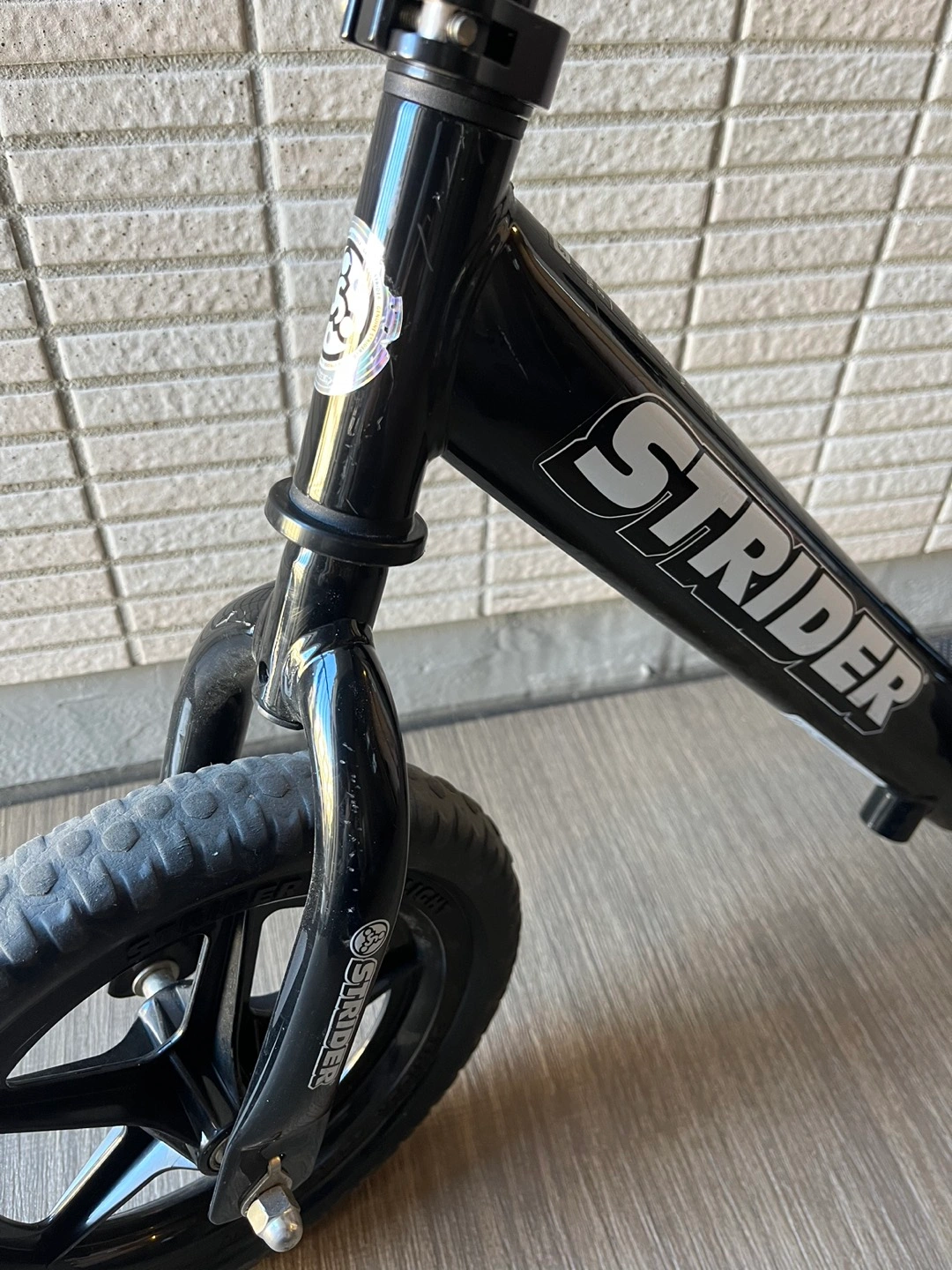 ストライダー黒の写真3枚目