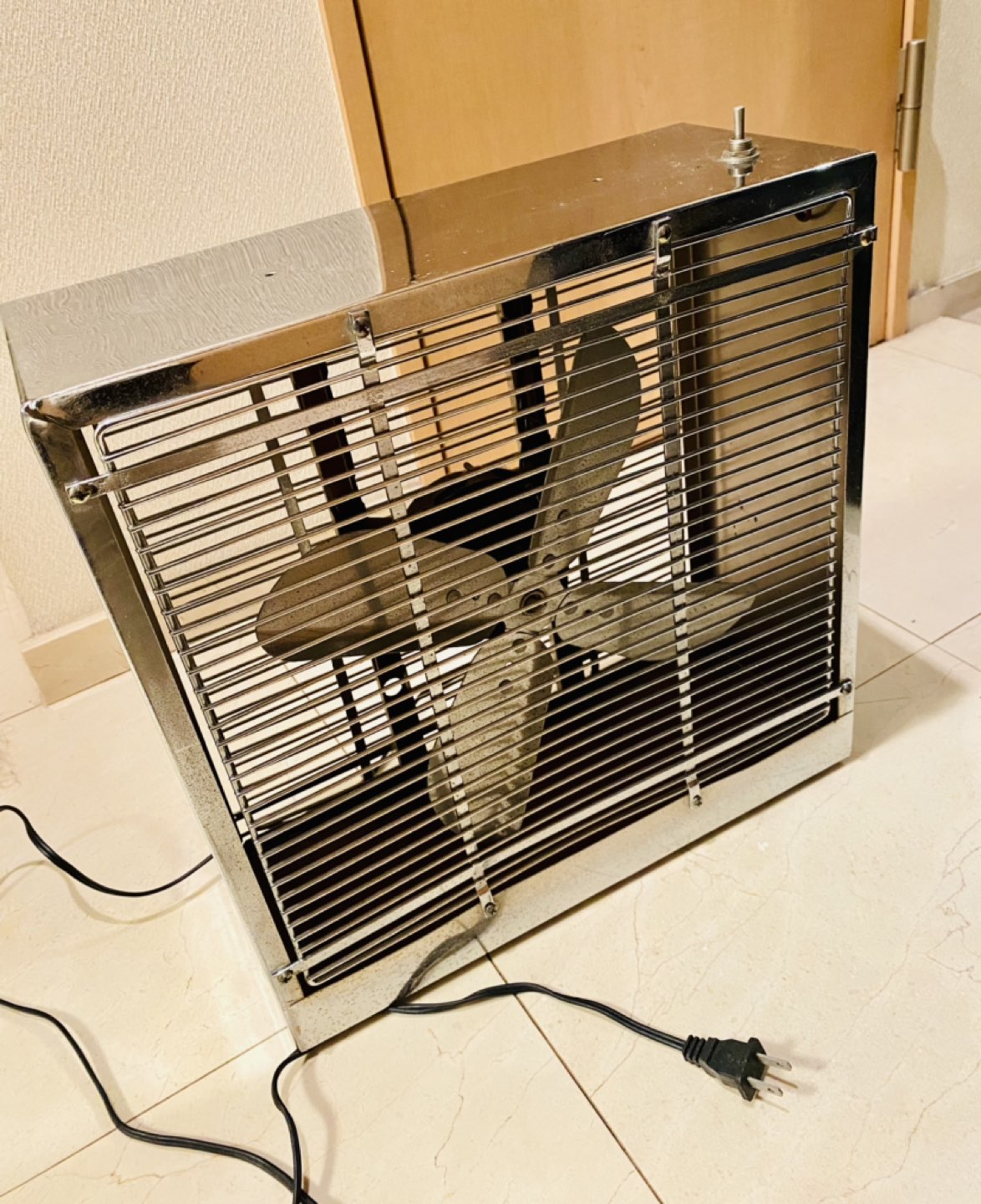 ヴィンテージ　扇風機／換気扇　シルバー色