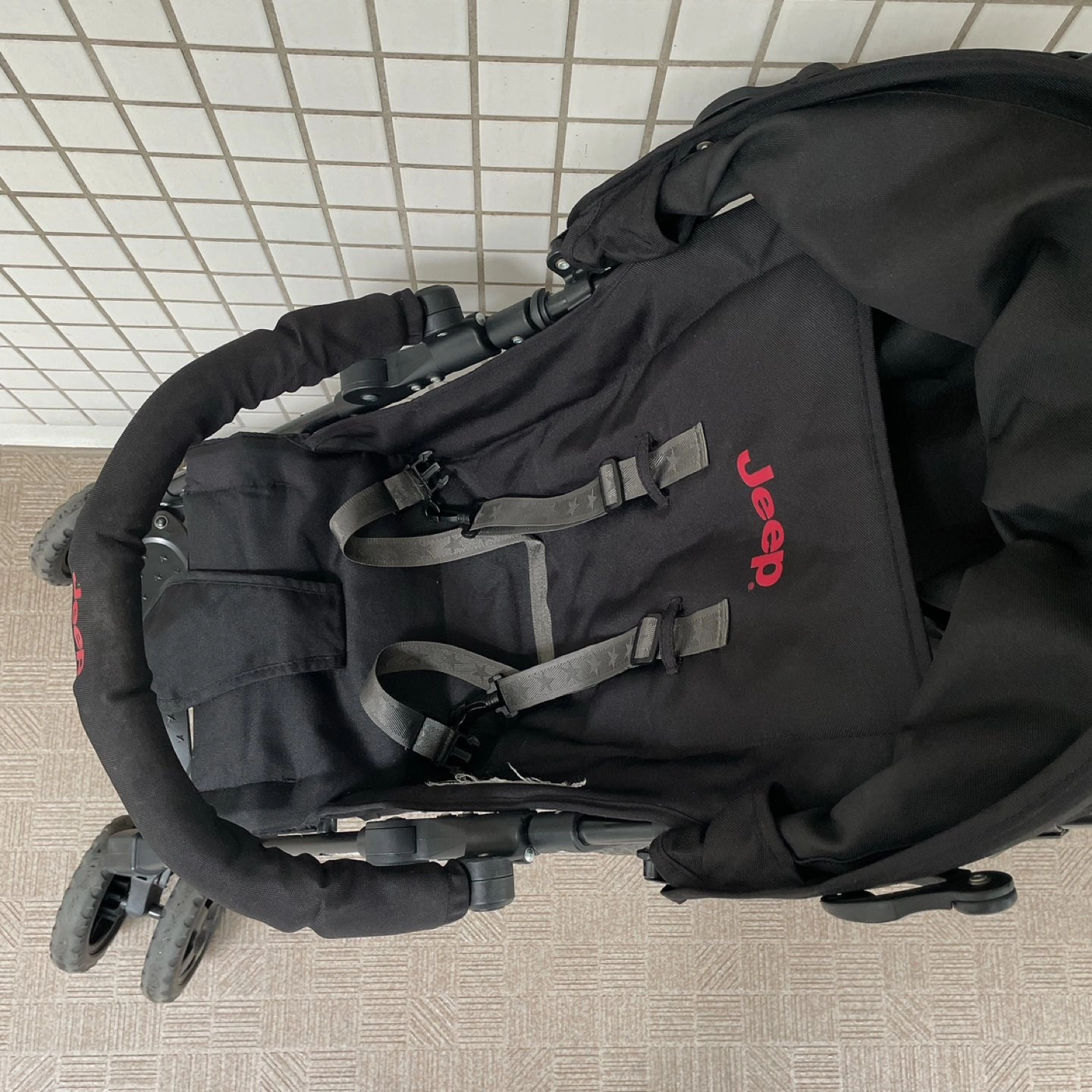 Jeep B型 ベビーカー 赤 フロントバー付 JS-WLST-JN1 7ヶ月〜3歳の写真8枚目