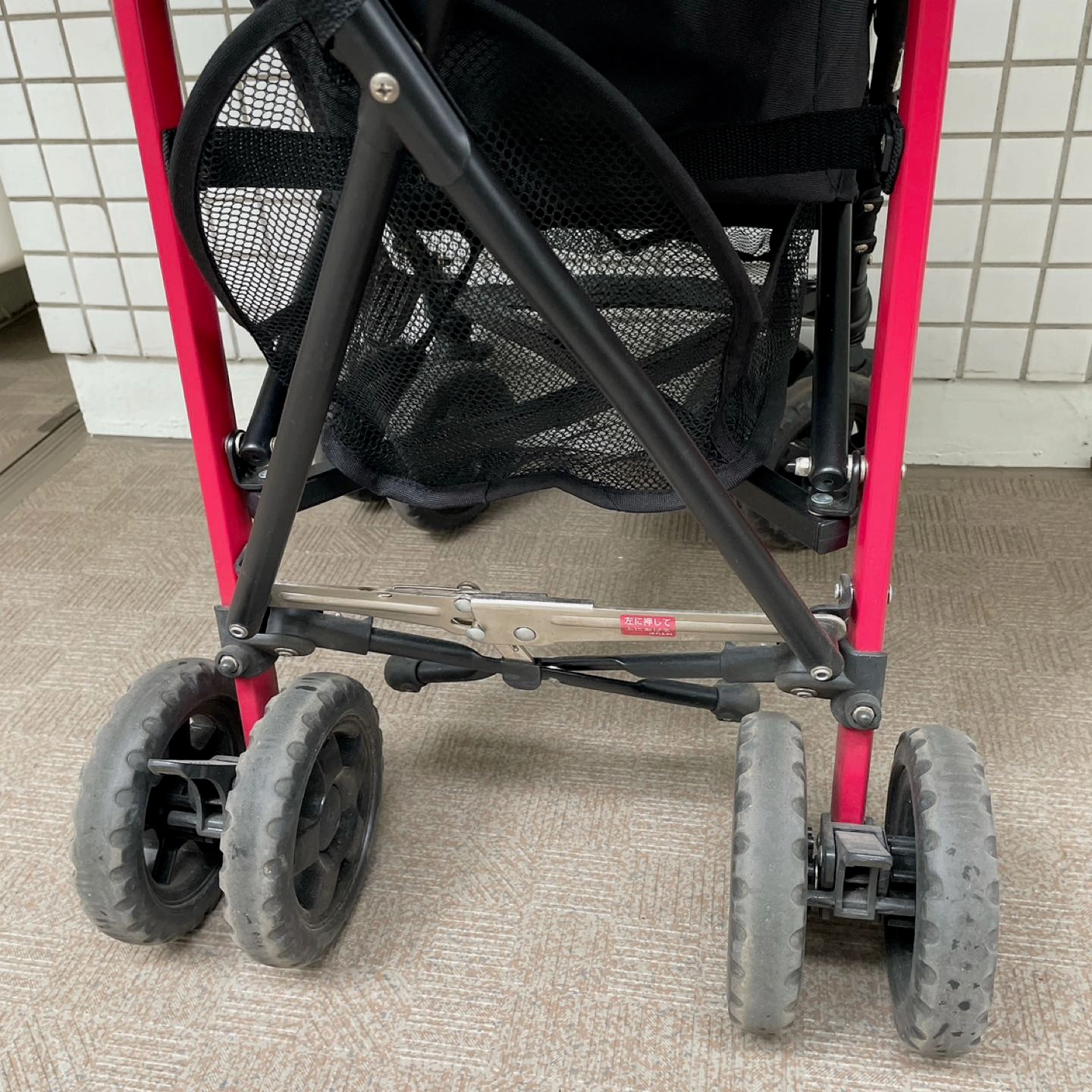 Jeep B型 ベビーカー 赤 フロントバー付 JS-WLST-JN1 7ヶ月〜3歳の写真2枚目