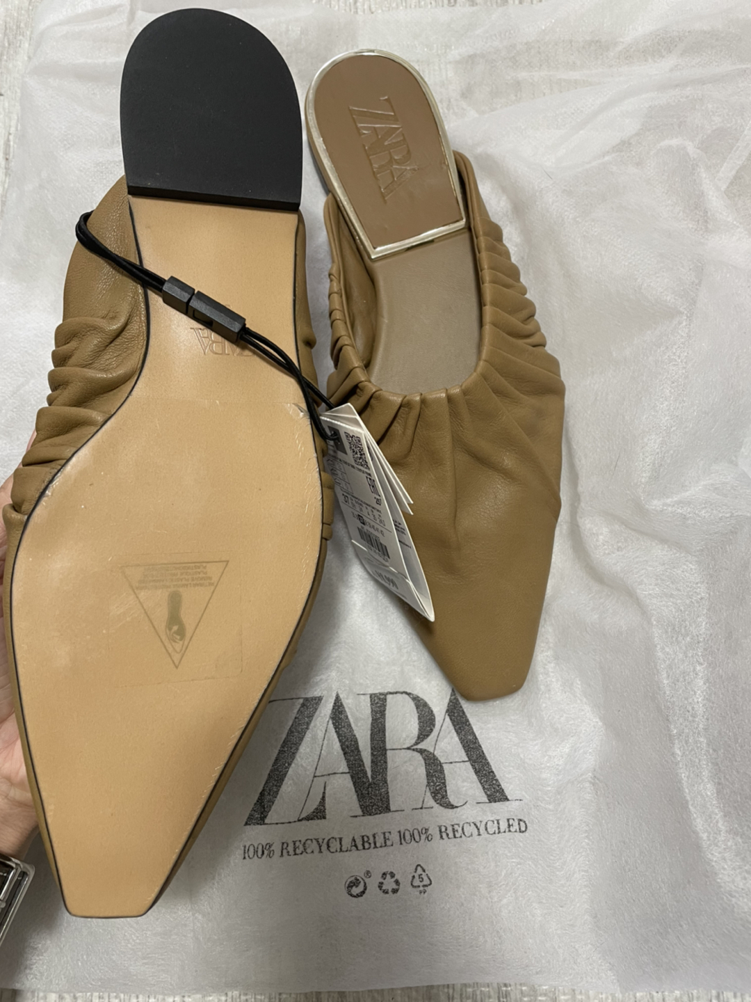 ZARA フラットシューズ　新品　37の写真3枚目