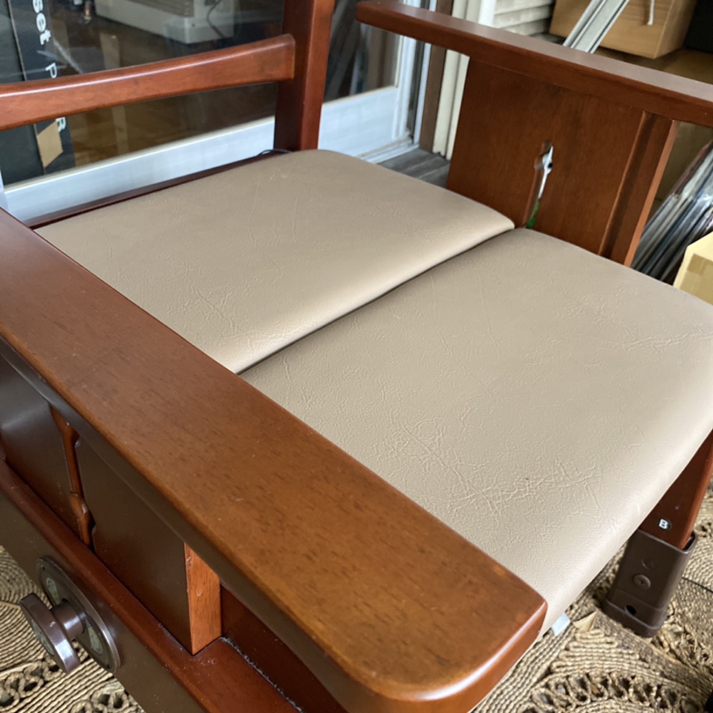 【メ1002-03】コンビ 家具調トイレチェア ルームレット R/R-Z 介護用チェア コンビ家具調トイレチェア ルームレットR\R-Z 介護トイレ