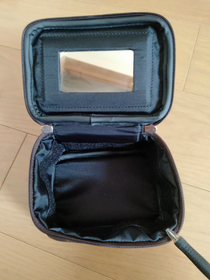 バニティ　化粧品入れ　ポシェット　レディース　の写真3枚目