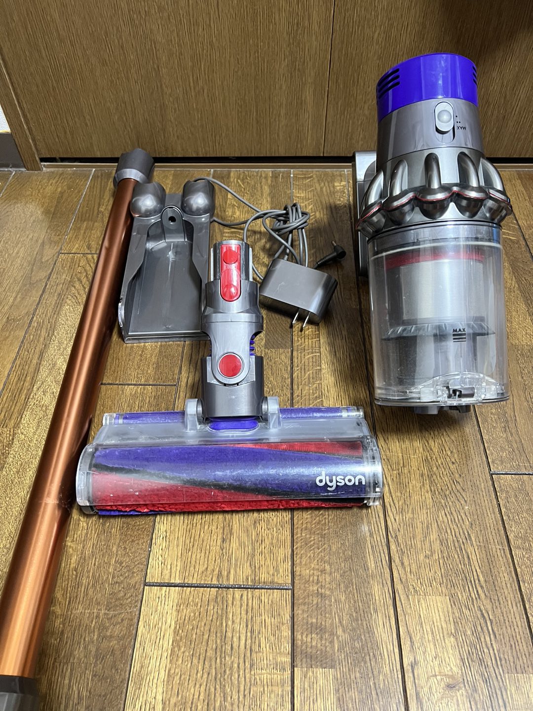 dyson SV12 ダイソンSV12コードレスクリーナーの写真2枚目