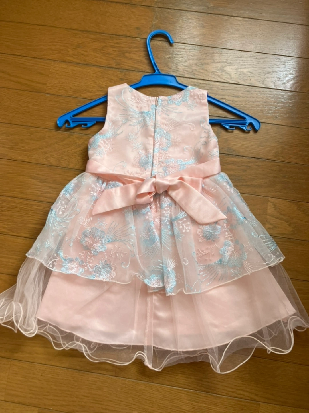 キッズ用フォーマルドレスの写真2枚目