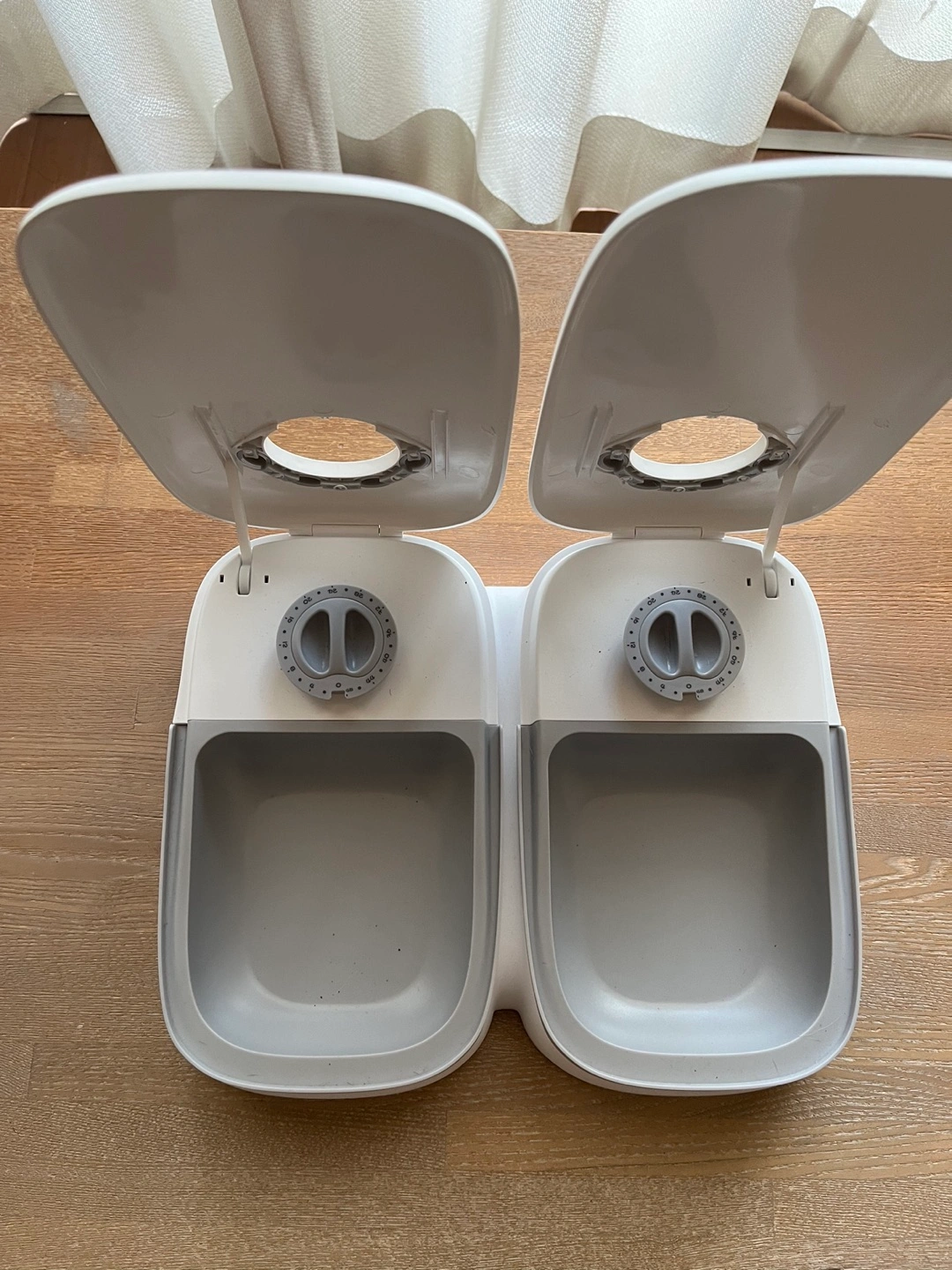 ペットの自動給餌器の写真2枚目