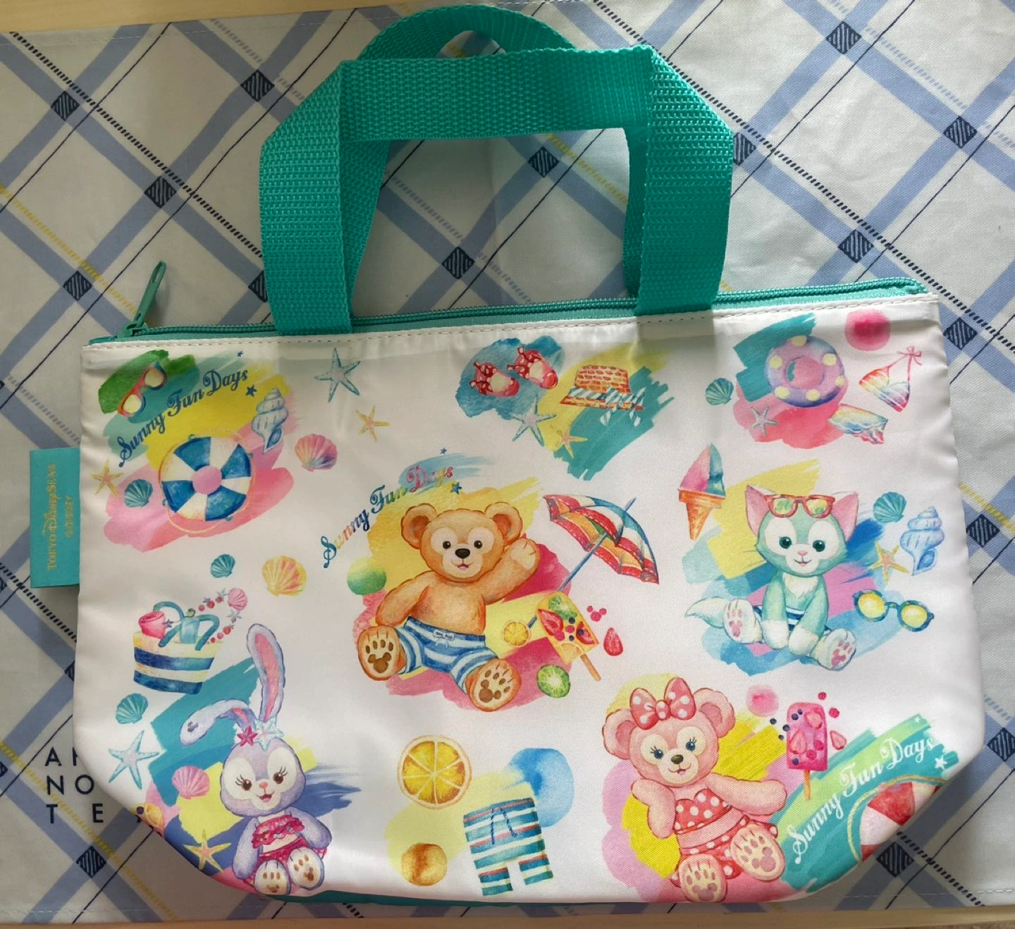 東京ディズニーシーダッフィーと友達保冷バッグ(新品)の写真2枚目