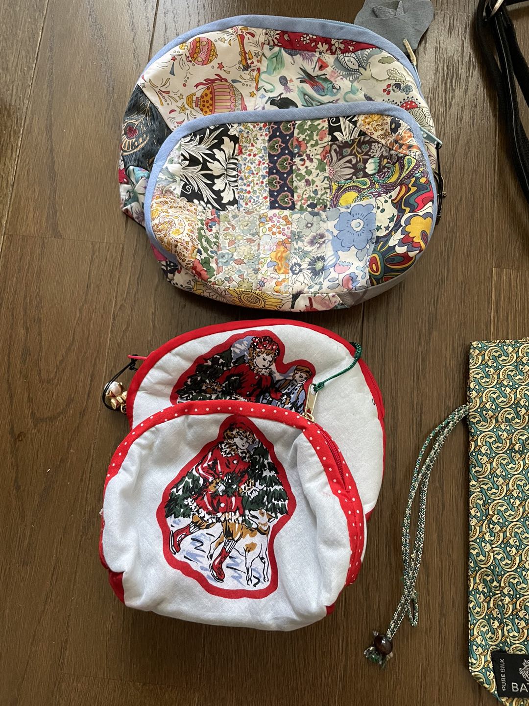 新品未使用、ハンドメイドポーチ、巾着、ミニバッグ等の写真2枚目