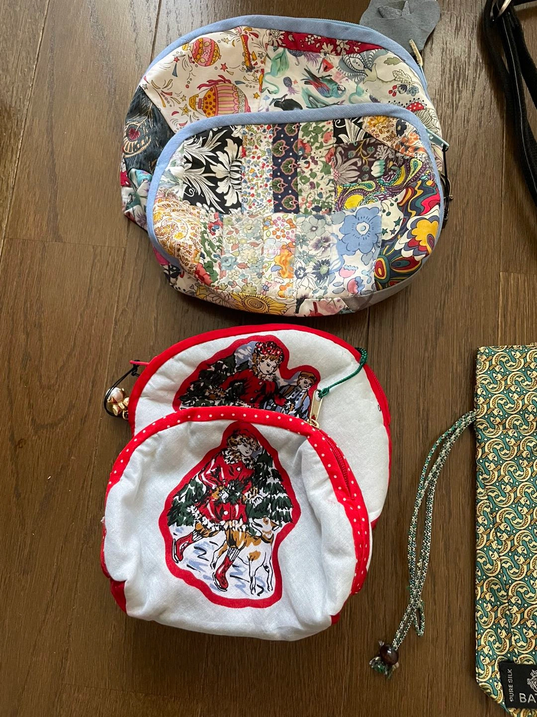 新品未使用、ハンドメイドポーチ、巾着、ミニバッグ等の写真2枚目