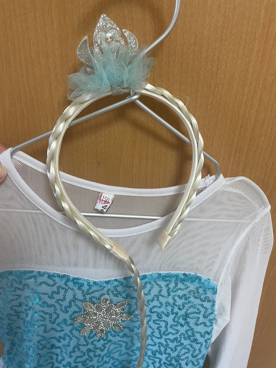 ディズニーアナ雪エルサドレス150㎝ カチューシャ付きの写真5枚目