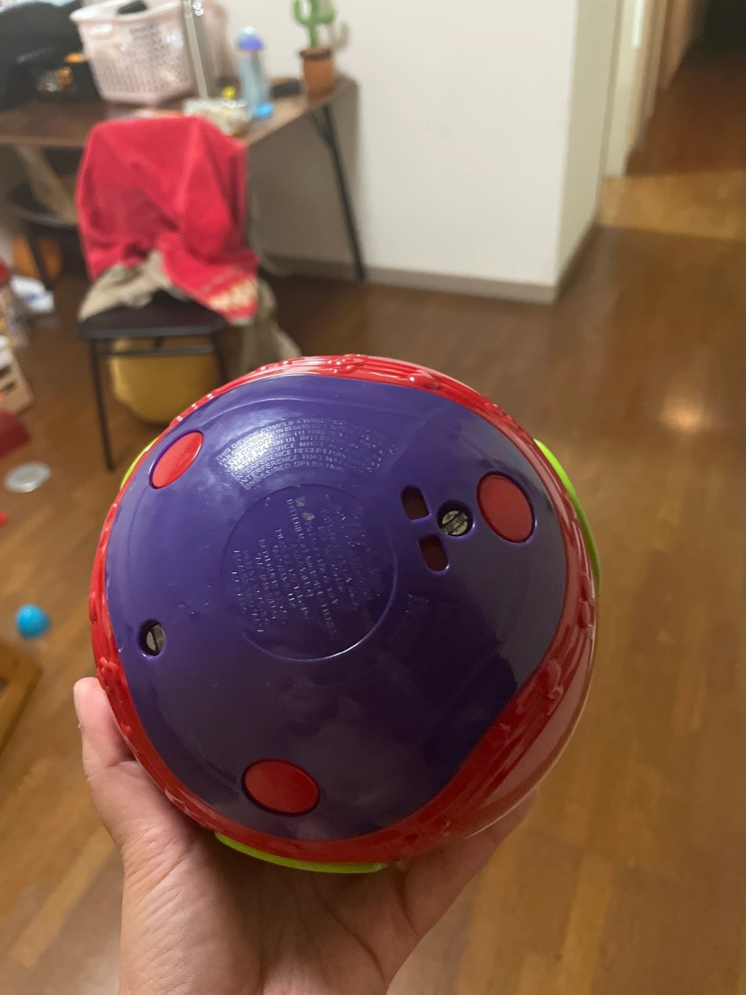 転がるおもちゃと完全に機能の写真7枚目