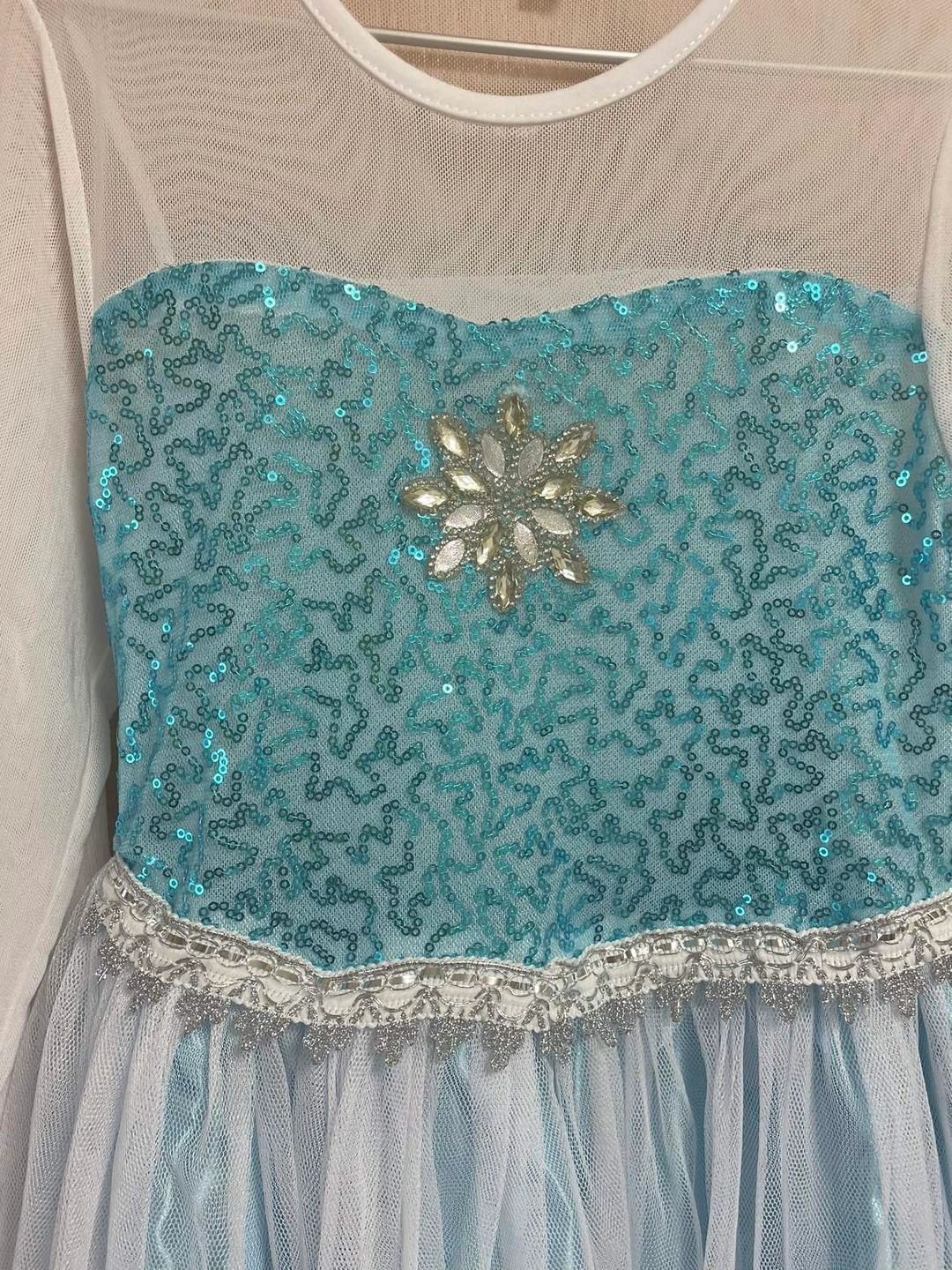 ディズニーアナ雪エルサドレス150㎝ カチューシャ付きの写真2枚目