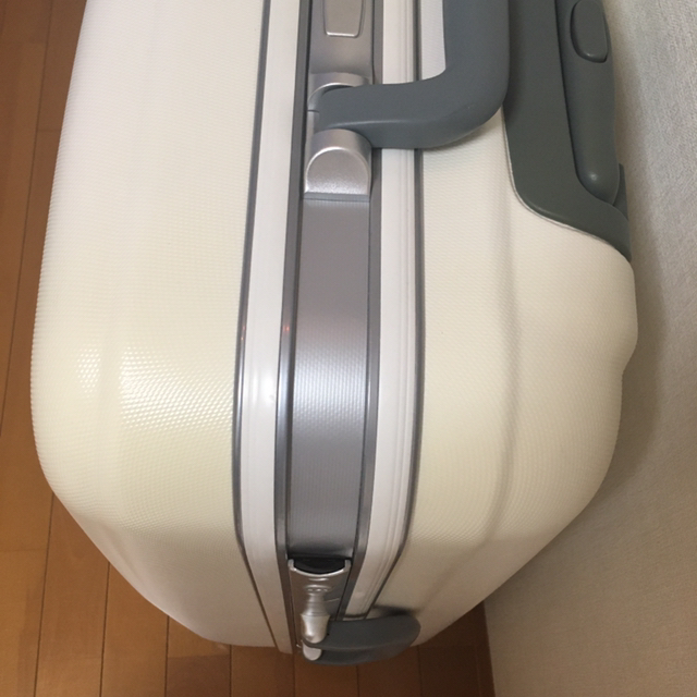 Canossa ACTUS スーツケース　ホワイト　約60Lの写真2枚目
