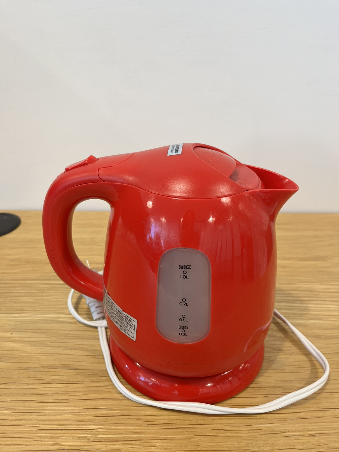 電気ケトル　赤