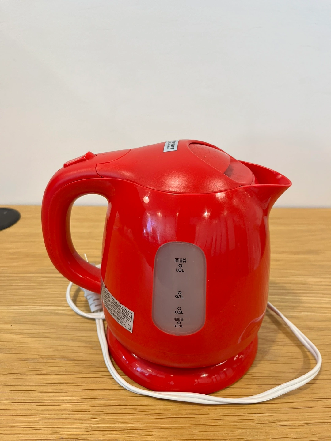 電気ケトル 赤