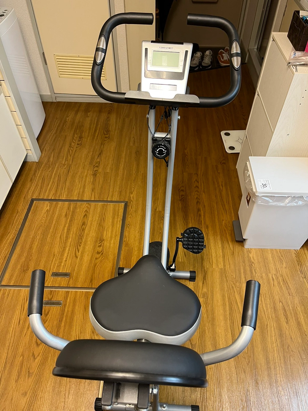 屋内用エアロバイク