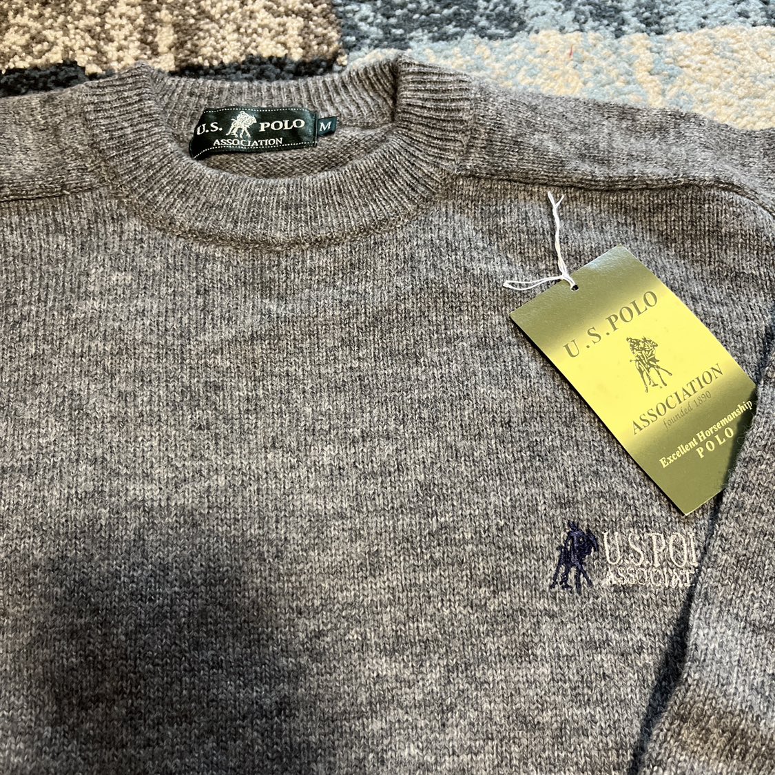 【新品】毛100%  ニットの写真2枚目