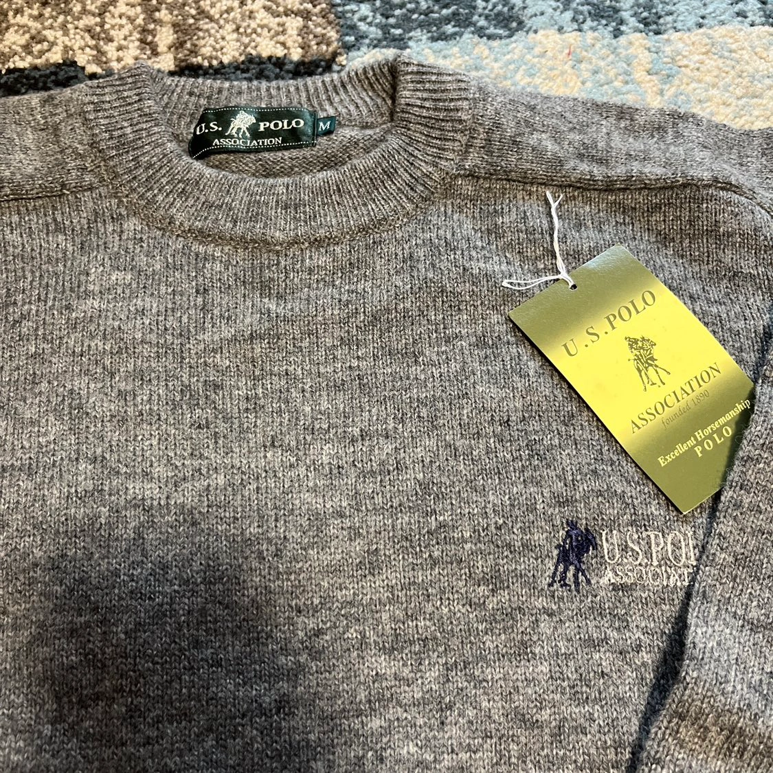 【新品】毛100% ニットの写真2枚目