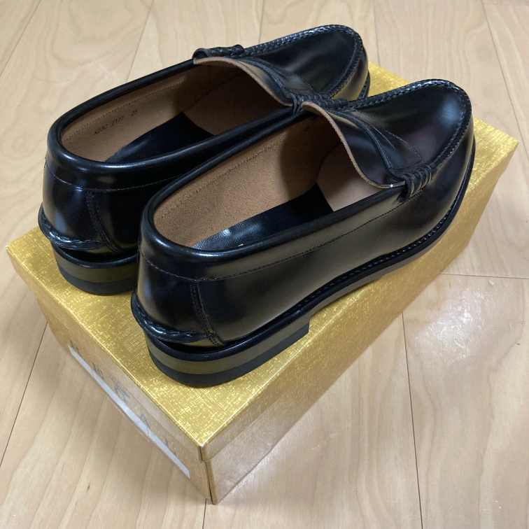 【新品未使用】REGAL 黒色 ローファーの写真3枚目
