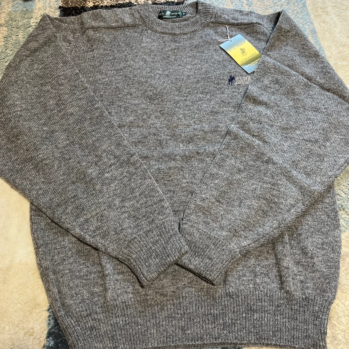 【新品】毛100% ニット