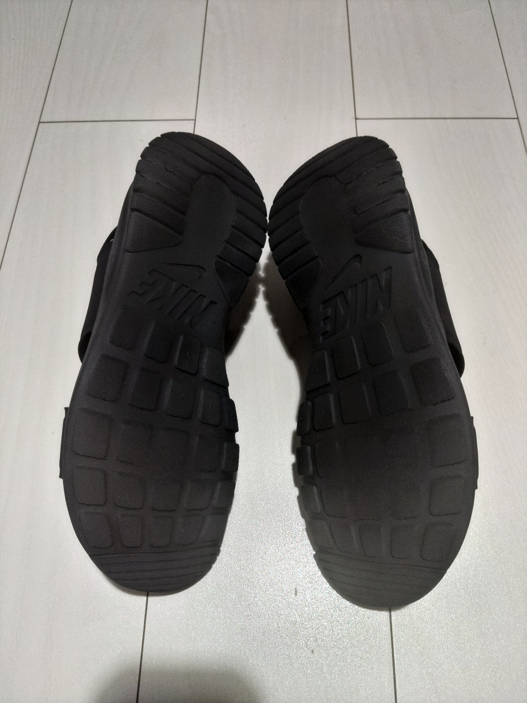 WMNS NIKE TANJUN SANDALの写真4枚目