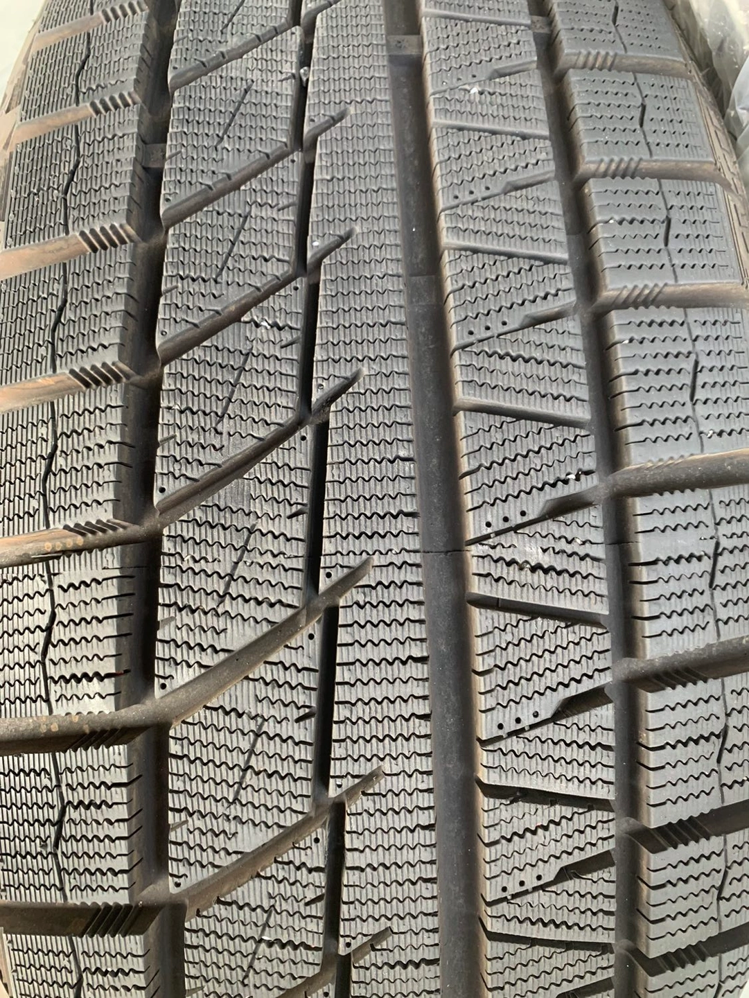 【中古】4本セット 225/55R19 99H SAILUN サイレン ICE BLAZER ARCTIC EVOの写真3枚目