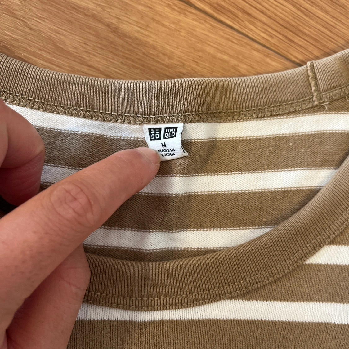 【UNIQLO】メンズボーダーロンT ベージュ Mの写真2枚目