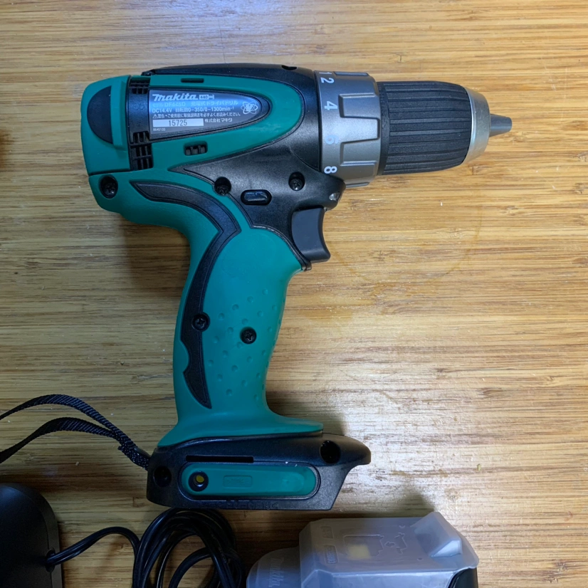 マキタ 充電式 makita インパクト ドライバー ドリル セット 14.4vの写真5枚目