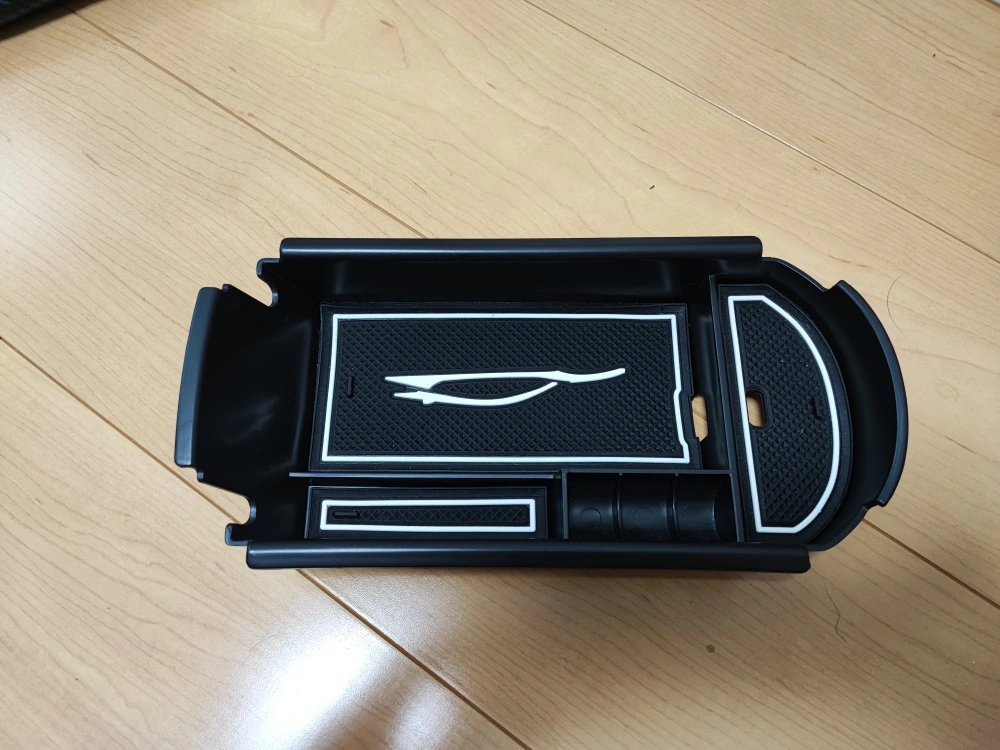 Toyota C-hr用 アクセサリー 3点の写真2枚目