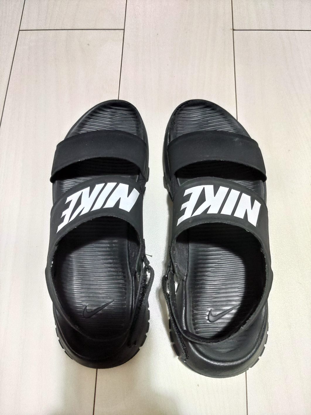 WMNS NIKE TANJUN SANDALの写真3枚目