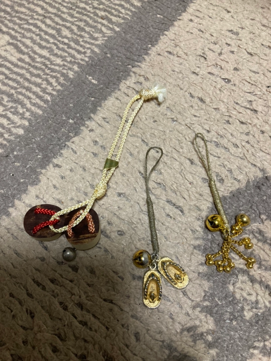 ひょうたんとゾウリとぽっくりのキーホルダーの合計3個