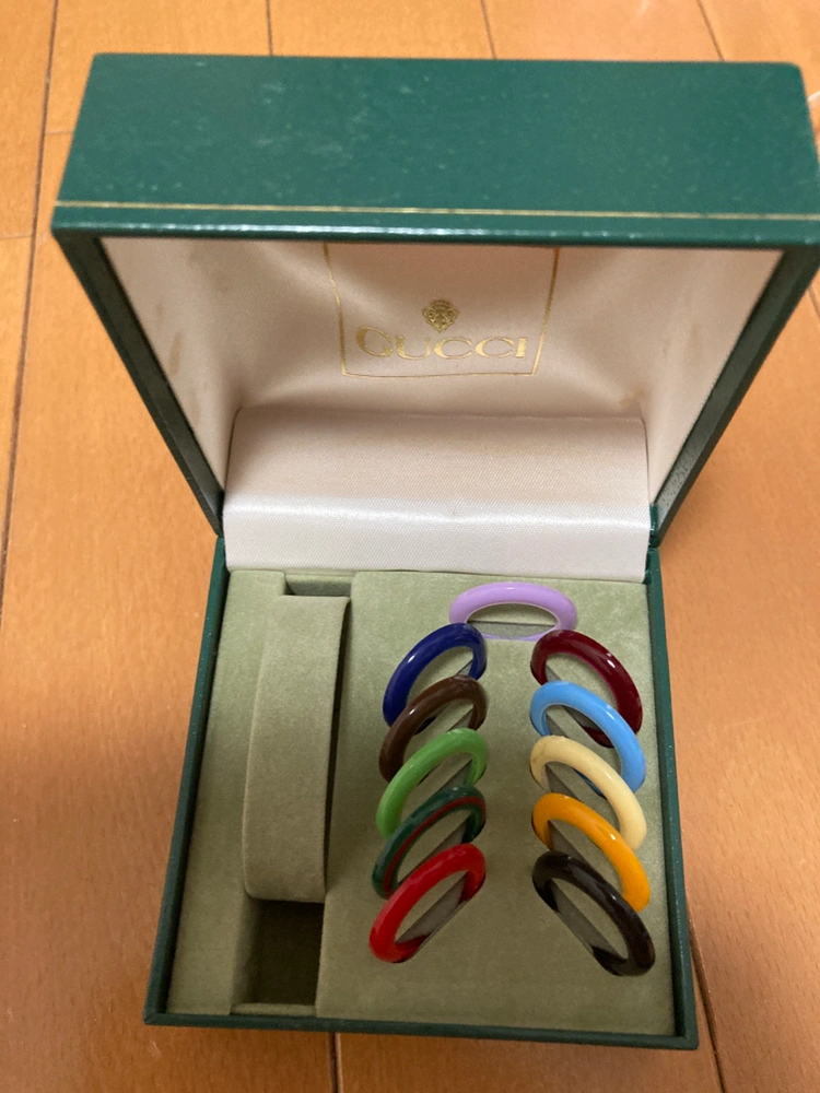 GUCCI 時計ケースと時計リングの写真2枚目