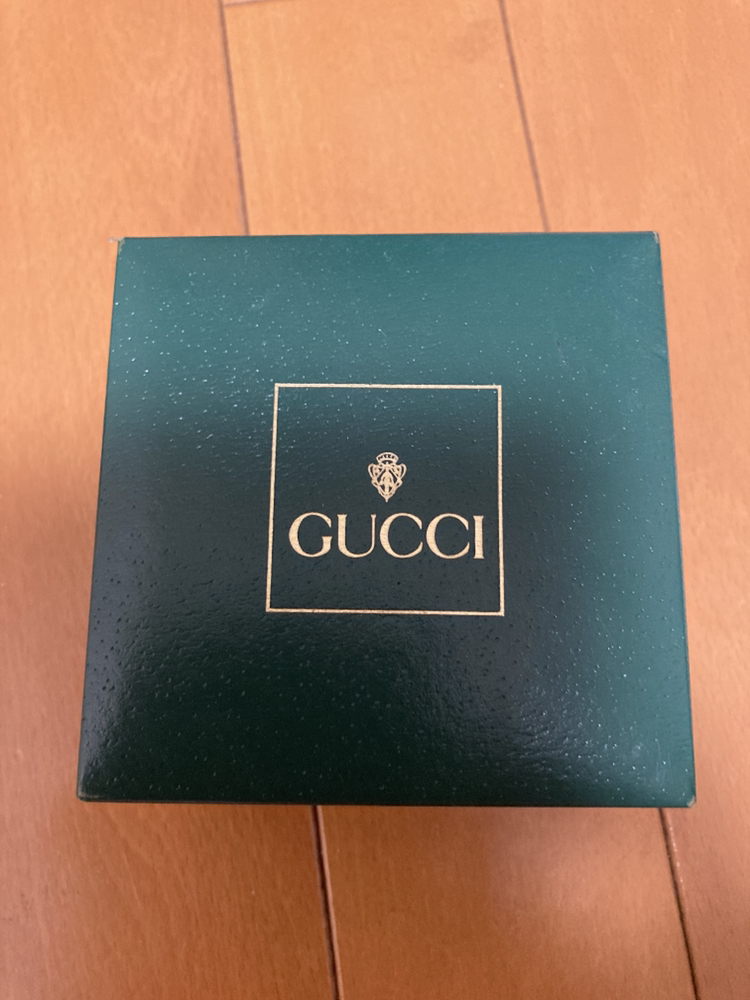GUCCI 時計ケースと時計リング